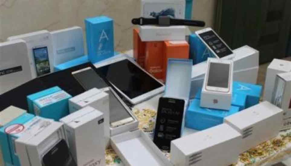 وزارت صنعت به دنبال افزایش تعرفه  واردات تلفن همراه