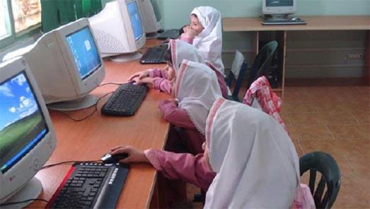 مخابرات، همراه اول و ایرانسل امروز  به 76 هزار مدرسه، اینترنت می رسانند